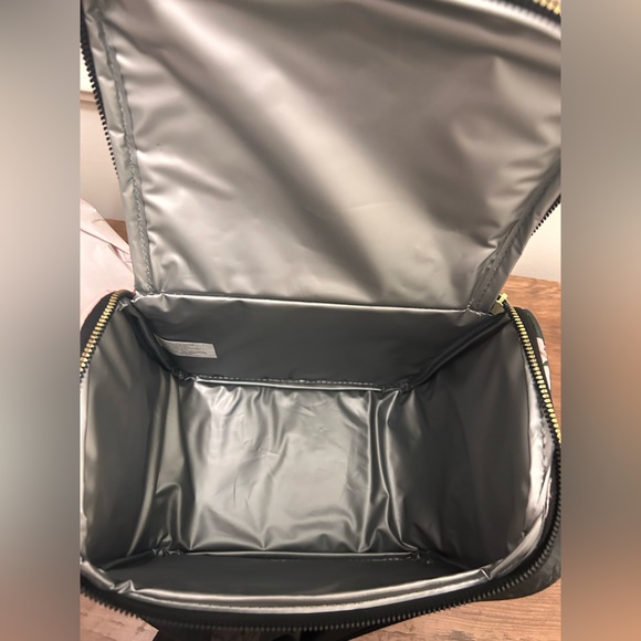 Betsey Johnson Floral Insulated Lunch Tote - Picture 7 of 9